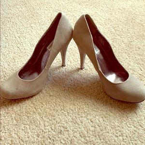 Steve Madden Taupe Suede Heel